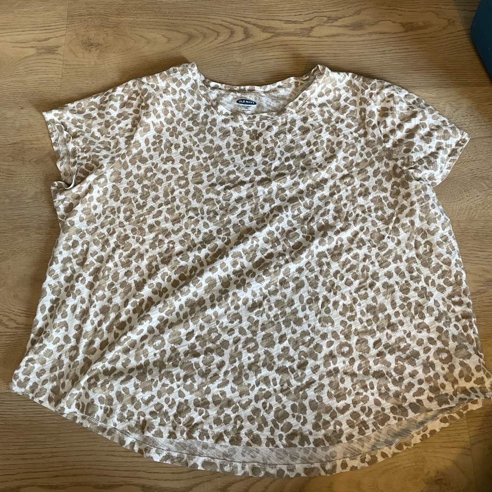 XXL cheetah print short sleeve shirt
